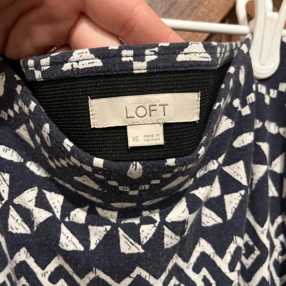 Loft women’s blue and white tribal‎ print maxi skirt size xs euc - Picture 3 of 6